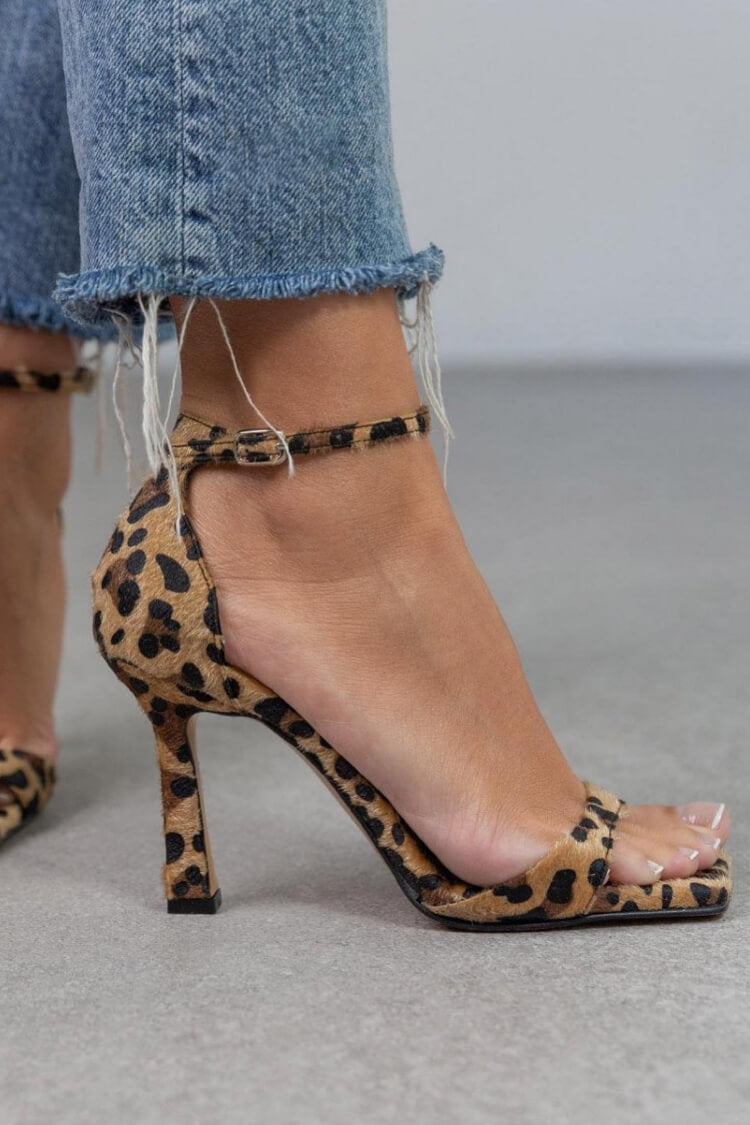 AFRICA | Eleganti Sandali con Tacco Alto Animalier per un Look Chic e Unico